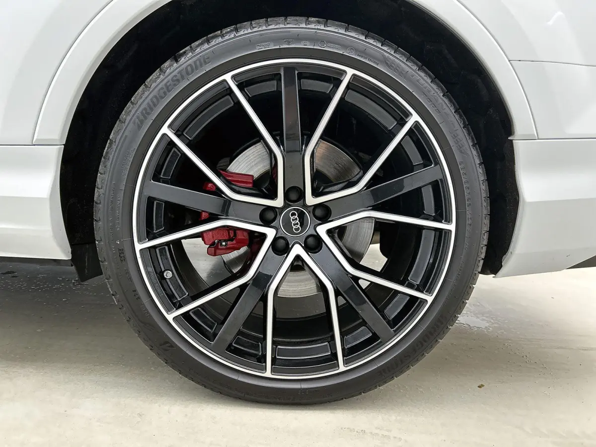 60 TFSI e quattro Pro Line S Competition 490 PK | Adaptive cruise control | Glazen panoramadak | Bang & Olufsen | Head-up display | Luchtvering | 360 graden camera | Alarm Klasse III | HD-ma