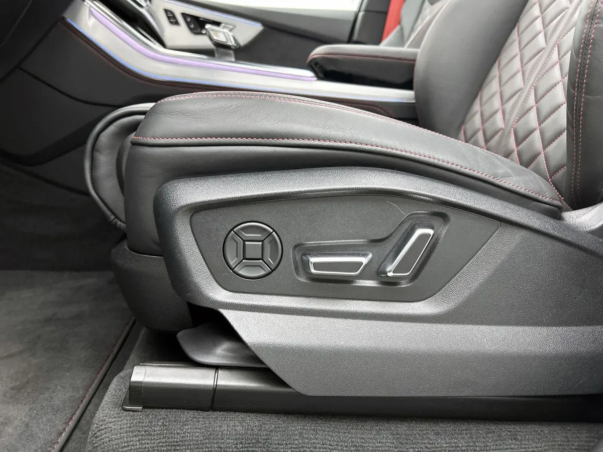 60 TFSI e quattro Pro Line S Competition 490 PK | Adaptive cruise control | Glazen panoramadak | Bang & Olufsen | Head-up display | Luchtvering | 360 graden camera | Alarm Klasse III | HD-ma