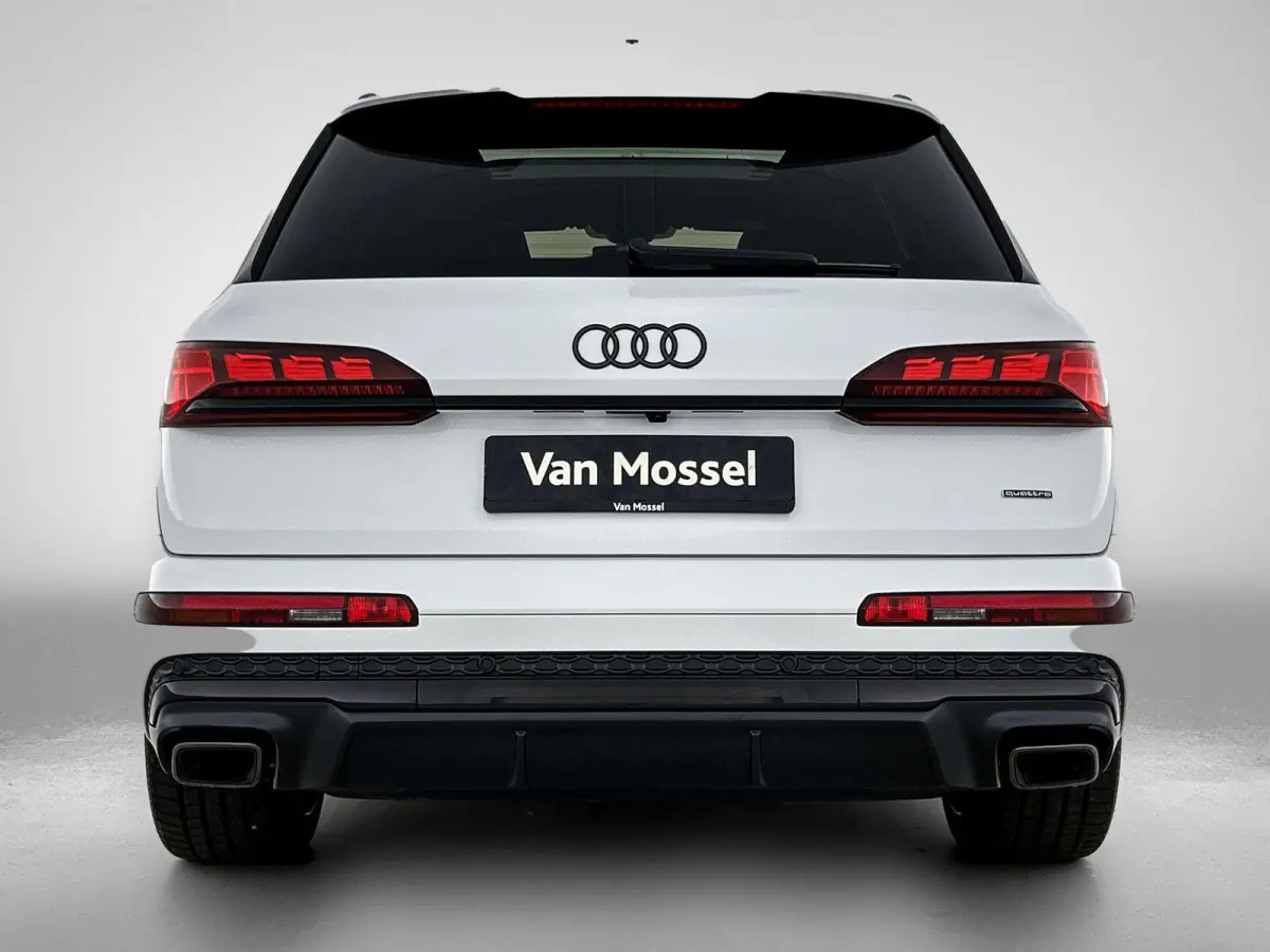 60 TFSI e quattro Pro Line S Competition 490 PK | Adaptive cruise control | Glazen panoramadak | Bang & Olufsen | Head-up display | Luchtvering | 360 graden camera | Alarm Klasse III | HD-ma