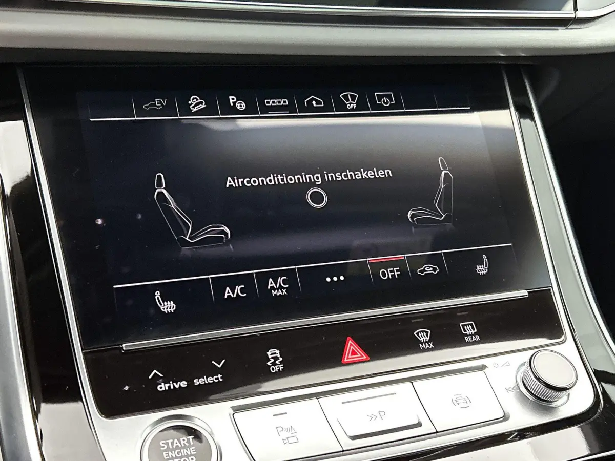 60 TFSI e quattro Pro Line S Competition 490 PK | Adaptive cruise control | Glazen panoramadak | Bang & Olufsen | Head-up display | Luchtvering | 360 graden camera | Alarm Klasse III | HD-ma