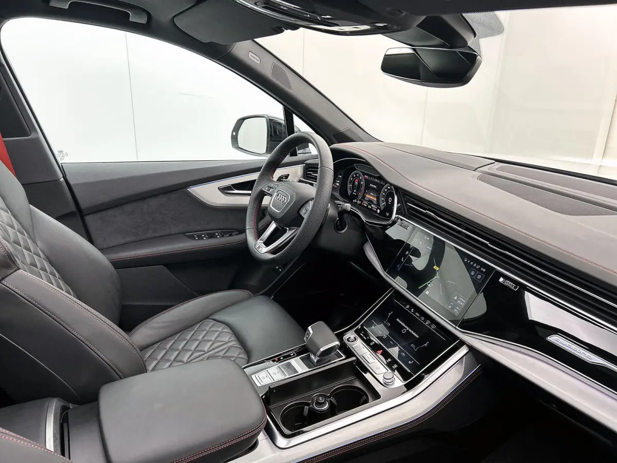 60 TFSI e quattro Pro Line S Competition 490 PK | Adaptive cruise control | Glazen panoramadak | Bang & Olufsen | Head-up display | Luchtvering | 360 graden camera | Alarm Klasse III | HD-ma