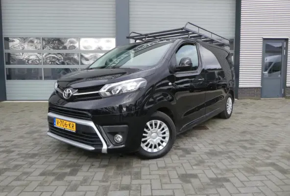 1.6 D-4D L2 Airco, Navigatie, PDC, 3-Zits.