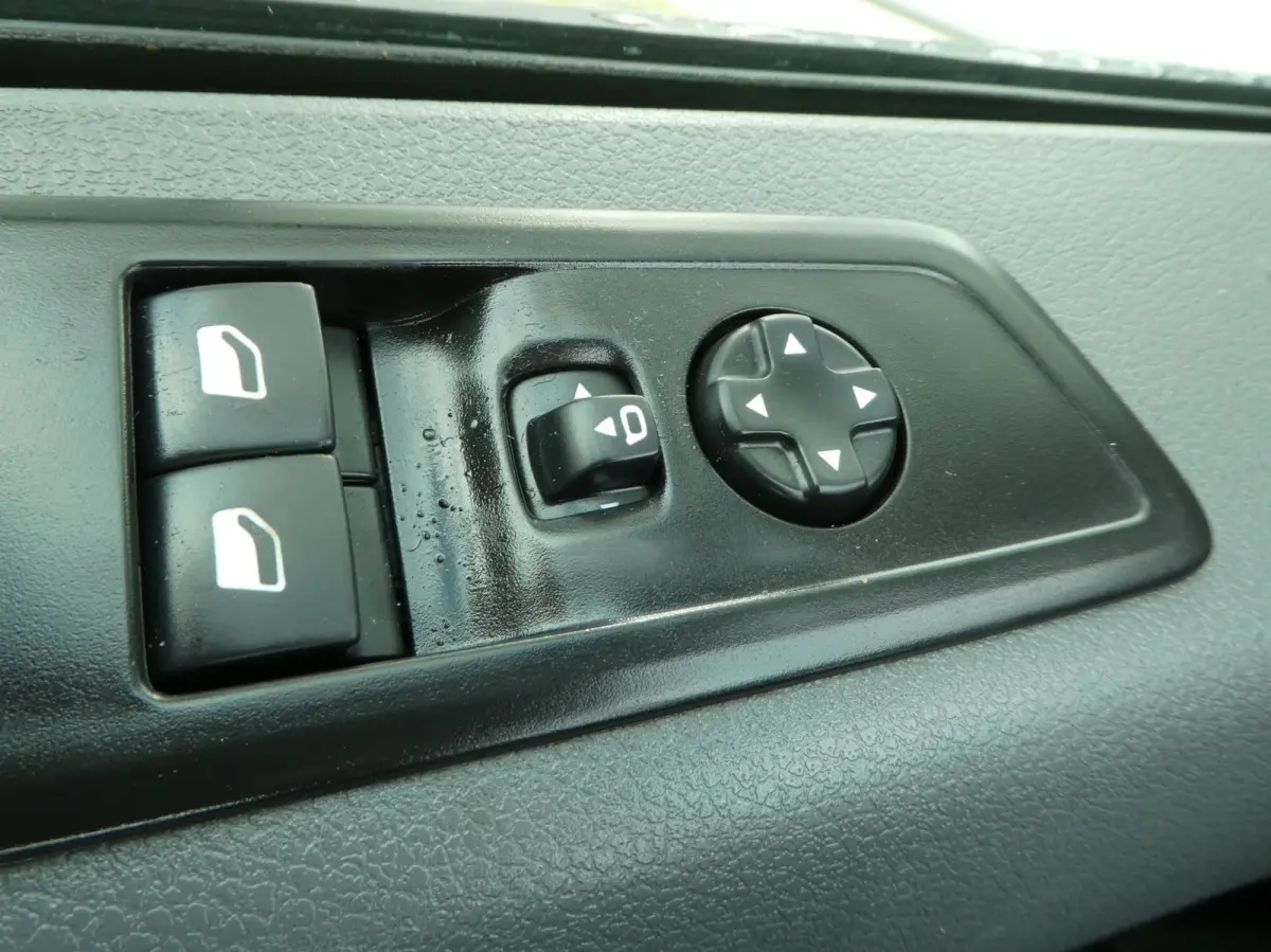 1.6 D-4D L2 Airco, Navigatie, PDC, 3-Zits.