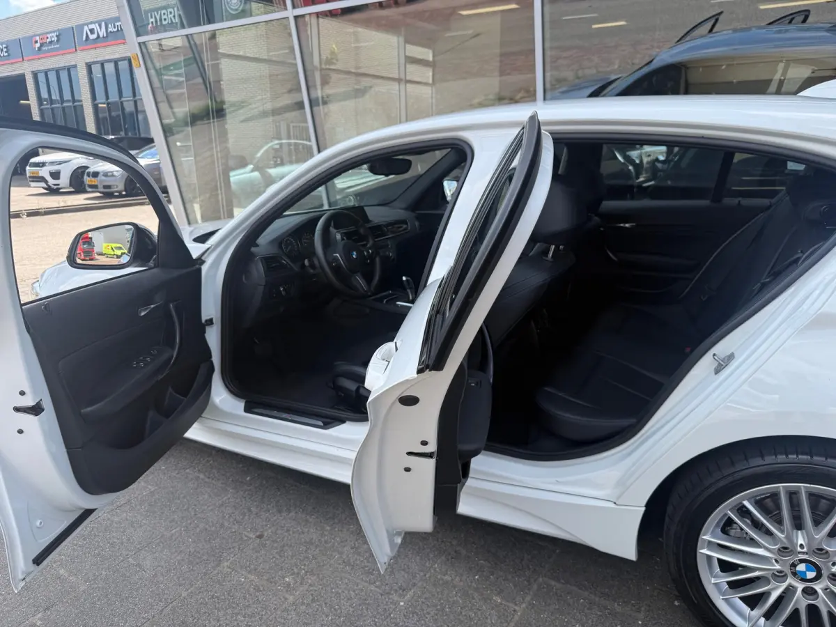 118i M Sport Lease Executive