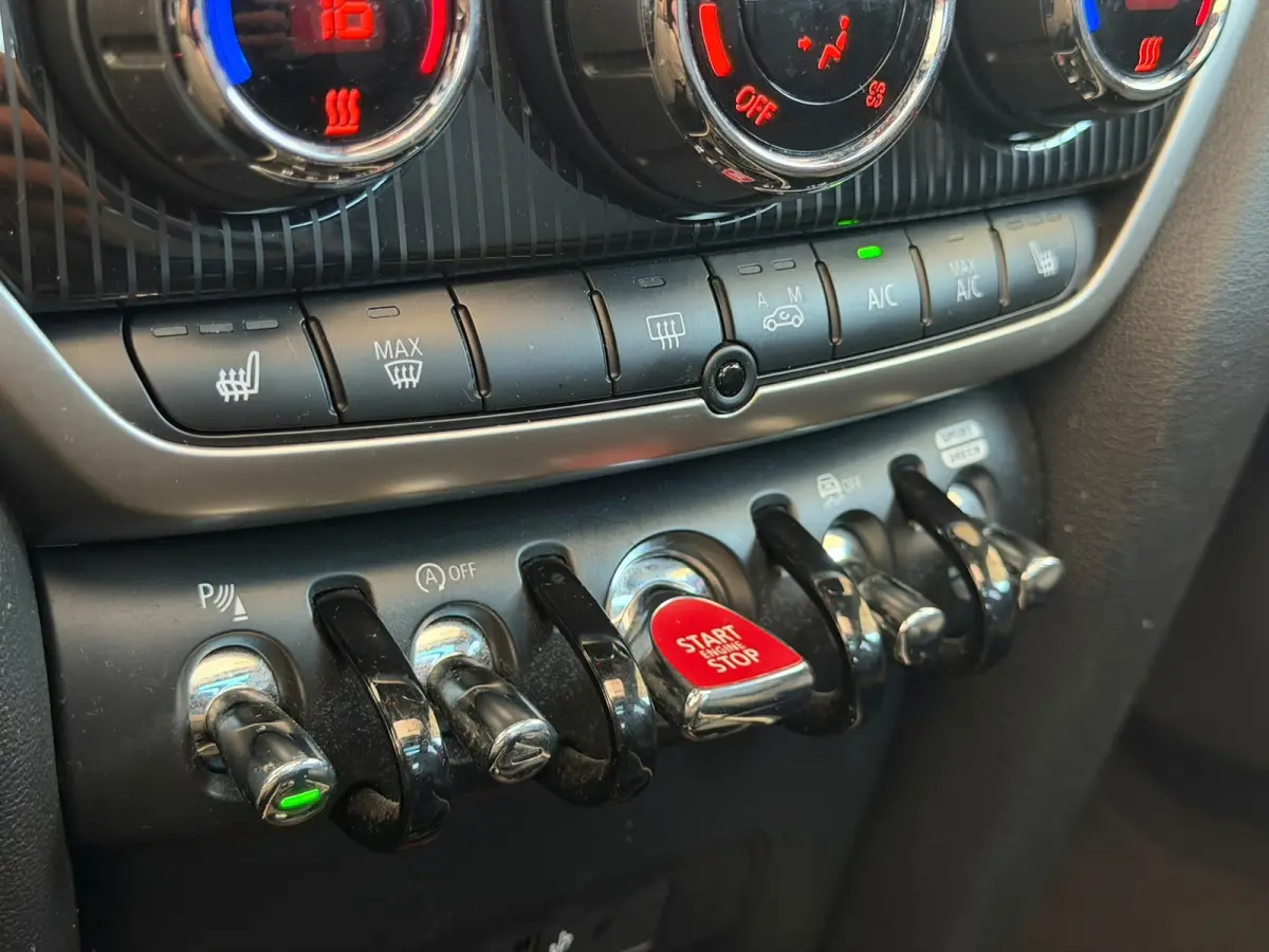 Cooper S ALL4 JCW Hammersmith (Dealer OndH, Panorama, Head-up, StoelV, Carplay, Camera, Leder, Addapt Cruise, Etc)