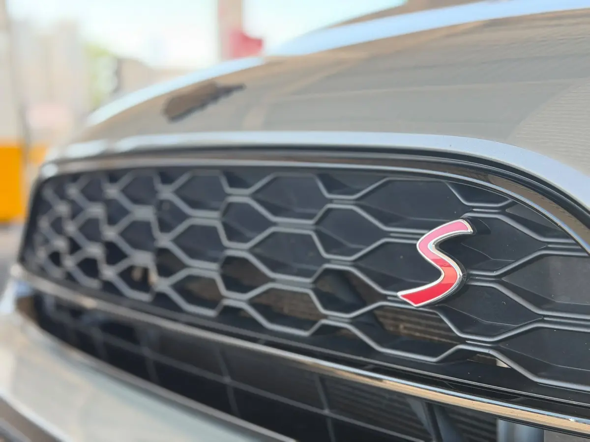 Cooper S ALL4 JCW Hammersmith (Dealer OndH, Panorama, Head-up, StoelV, Carplay, Camera, Leder, Addapt Cruise, Etc)