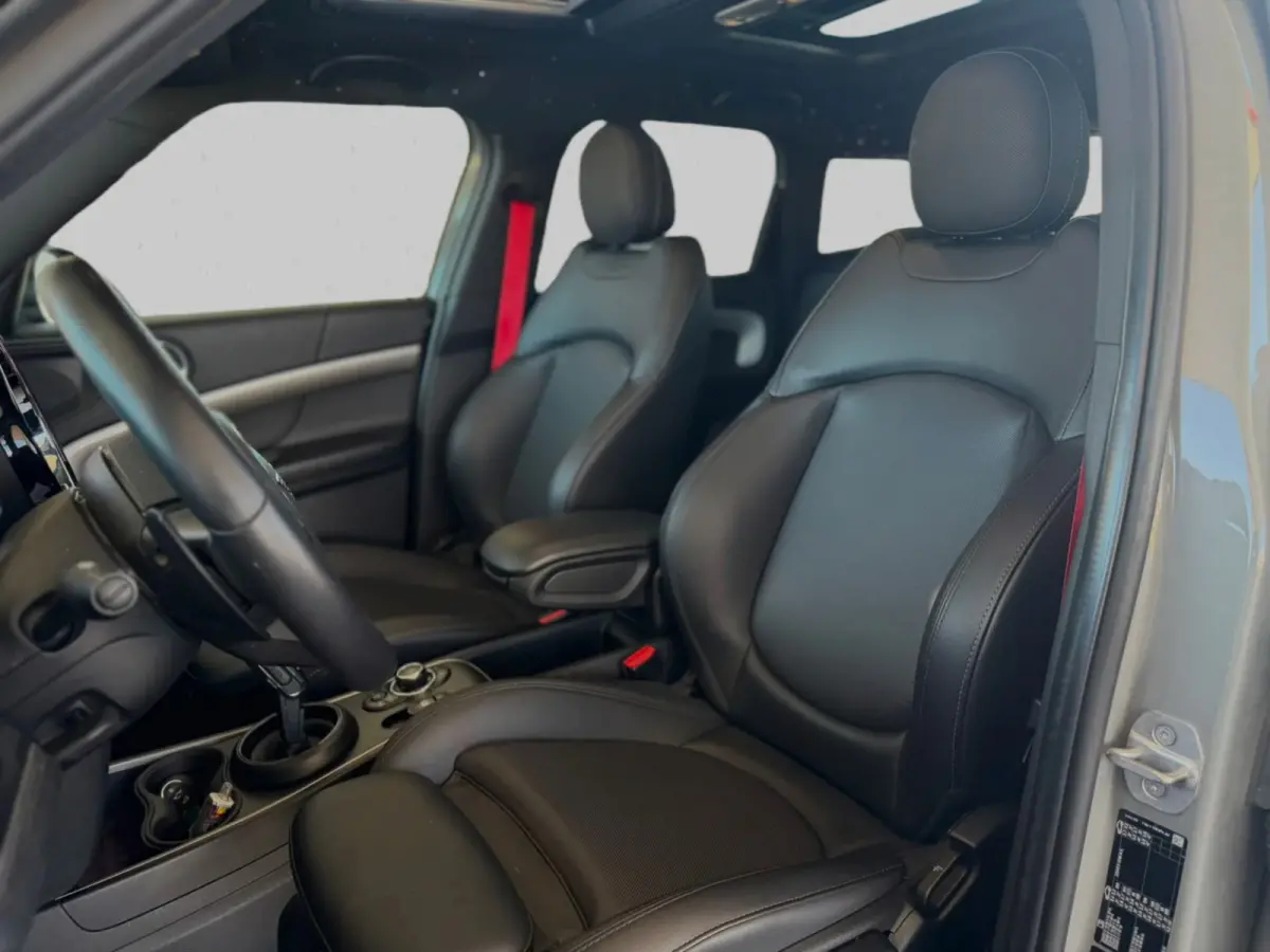 Cooper S ALL4 JCW Hammersmith (Dealer OndH, Panorama, Head-up, StoelV, Carplay, Camera, Leder, Addapt Cruise, Etc)