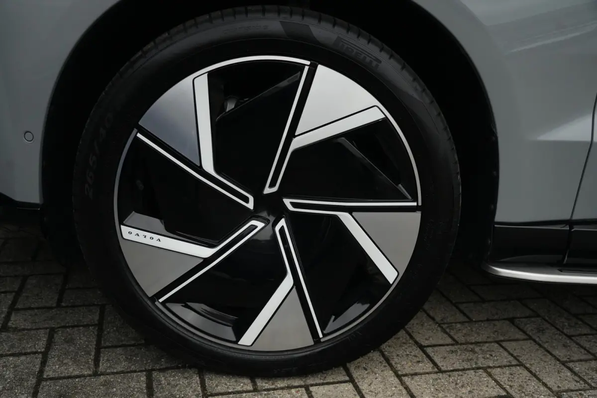 Twin Motor Ultra 7p. | 408 PK | Panoramadak | Pilot Assist | Bowers & Wilkins | Volvo EX90 Twin Motor Ultra 7p. met elektrische aandrijving en 408 PK, voorzien van panoramadak, Bowers & Wilk