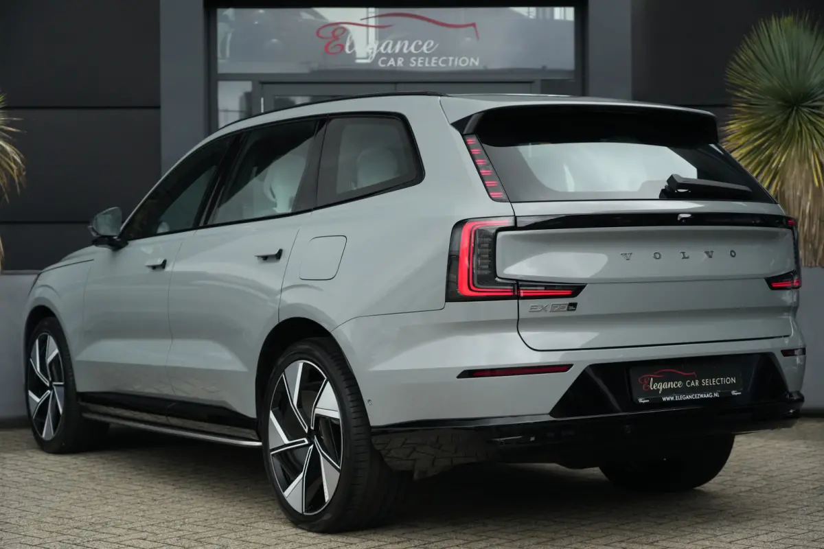Twin Motor Ultra 7p. | 408 PK | Panoramadak | Pilot Assist | Bowers & Wilkins | Volvo EX90 Twin Motor Ultra 7p. met elektrische aandrijving en 408 PK, voorzien van panoramadak, Bowers & Wilk