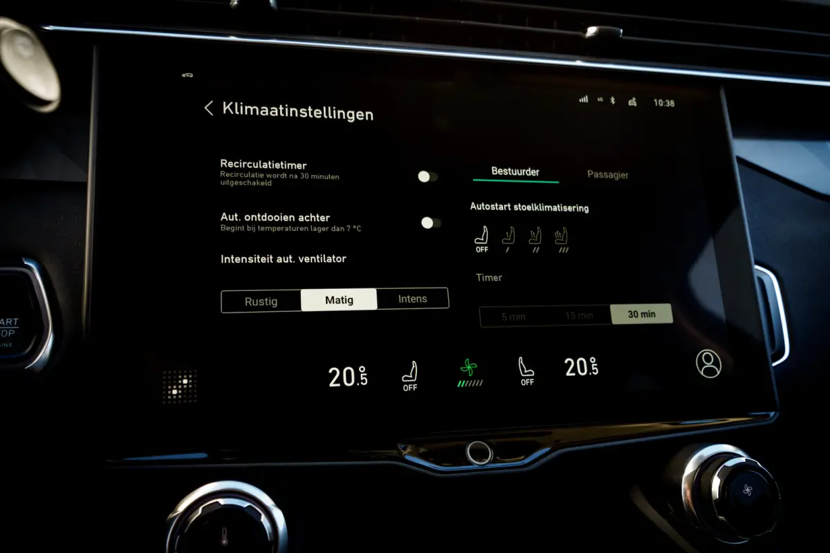 1.5 Plug-in Hybrid 262 Pk I Trekhaak | Panoramadak I Adapt. Cruise | Full Map Navi I Carplay I 20 inch. LMV l 1e eigenaar