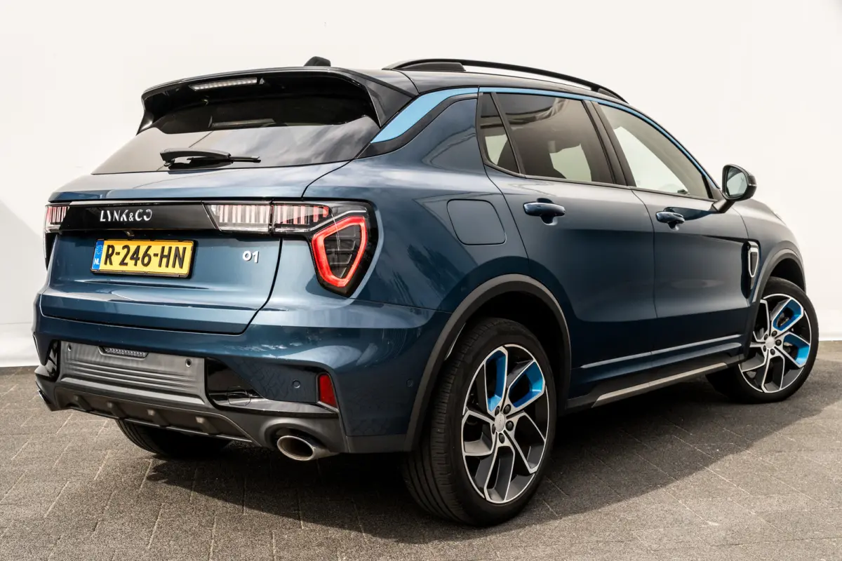 1.5 Plug-in Hybrid 262 Pk I Panoramadak I 75 km Elektrisch I 360 Camera I Infinity Audio I Full Map Navi I Carplay I 20 inch. LMV l 1e eigenaar
