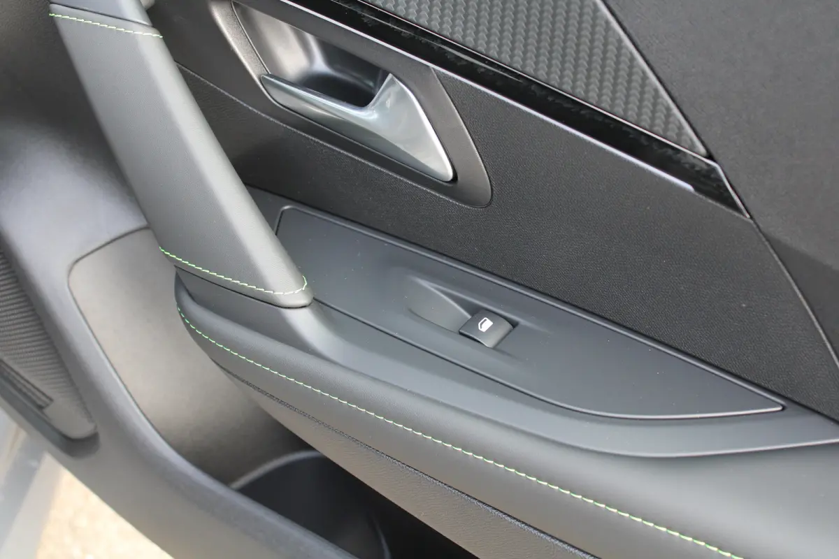 Hybrid 100 e-DCS6 GT | Automaat | Navigatie | Camera | Apple carplay | Mild Hybrid | Cruise Control