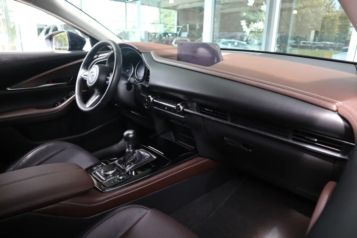 2.0 e-SkyActiv-X M Hybrid Luxury Leer / 360 Camera / Head-Up / Clima / Cruise / Audio