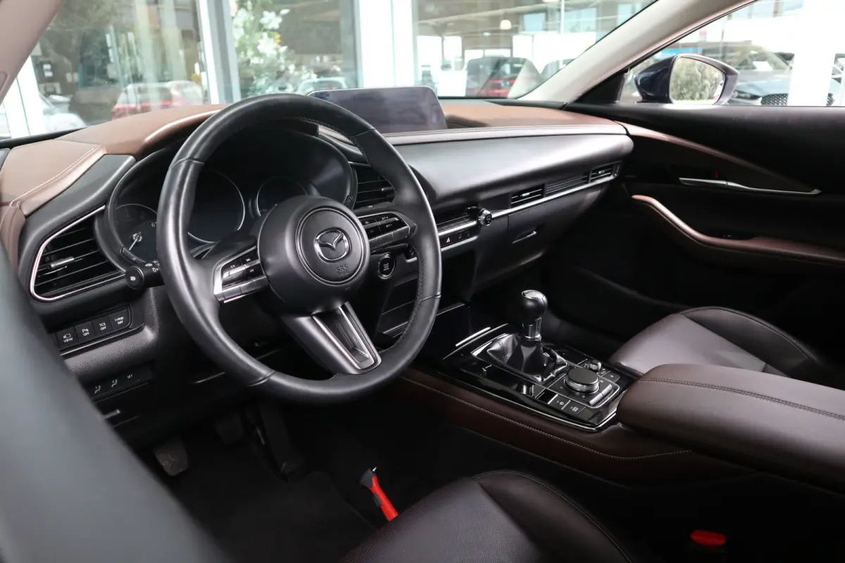 2.0 e-SkyActiv-X M Hybrid Luxury Leer / 360 Camera / Head-Up / Clima / Cruise / Audio