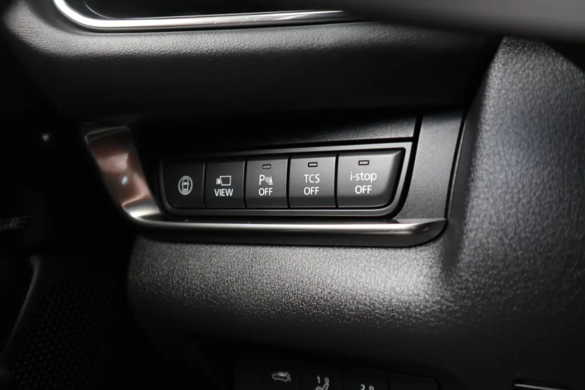2.0 e-SkyActiv-X M Hybrid Luxury Leer / 360 Camera / Head-Up / Clima / Cruise / Audio
