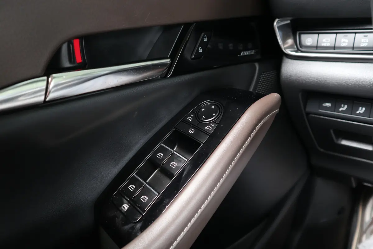 2.0 e-SkyActiv-X M Hybrid Luxury Leer / 360 Camera / Head-Up / Clima / Cruise / Audio