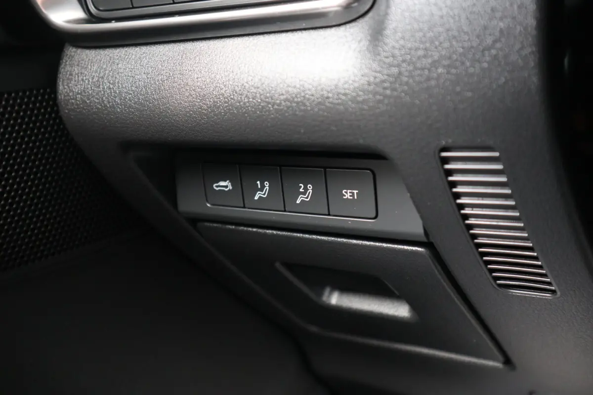 2.0 e-SkyActiv-X M Hybrid Luxury Leer / 360 Camera / Head-Up / Clima / Cruise / Audio