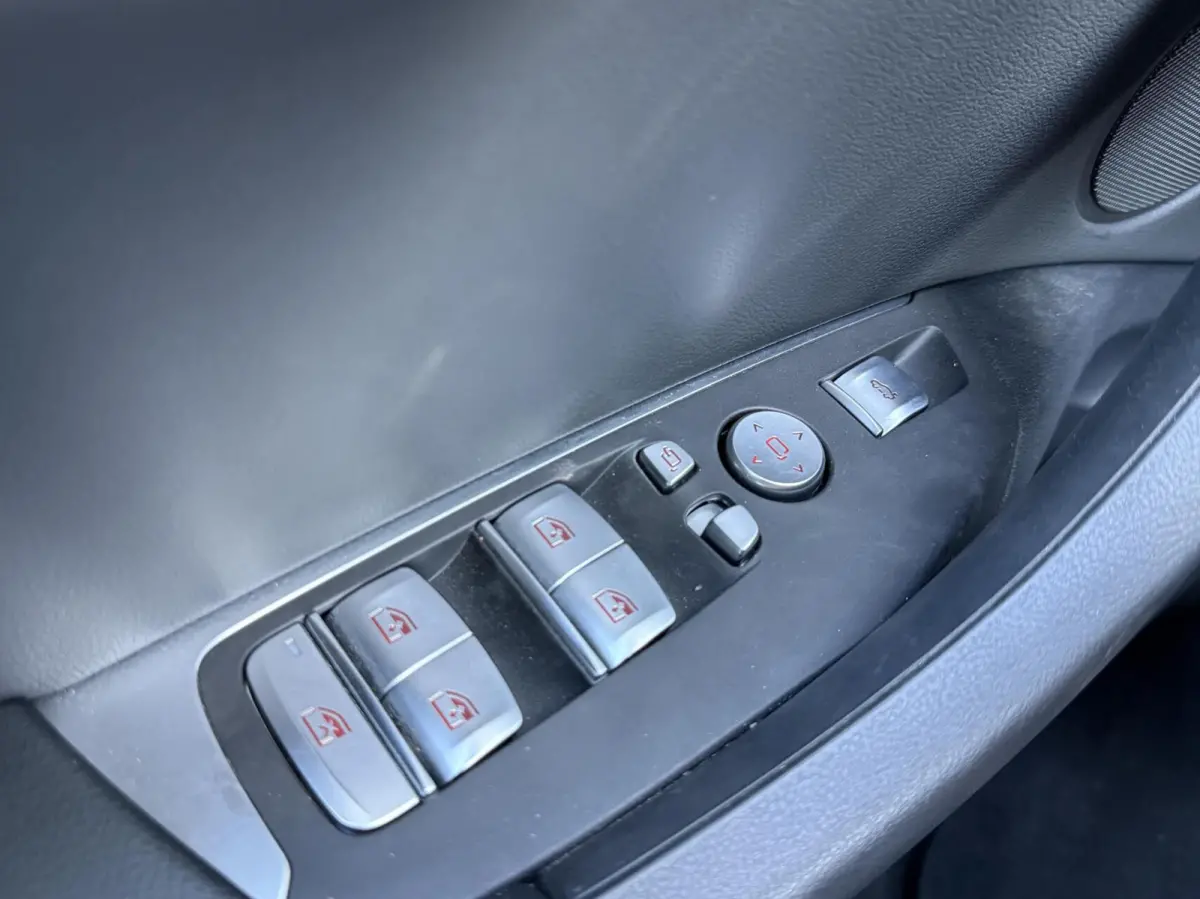- 80 kWh M-Sport |ACC|Camera|Pano|Memory|95% SOH