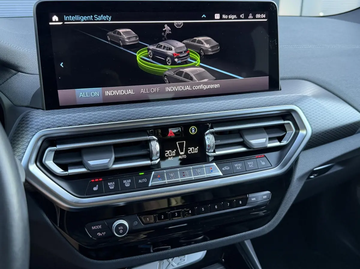 - 80 kWh M-Sport |ACC|Camera|Pano|Memory|95% SOH