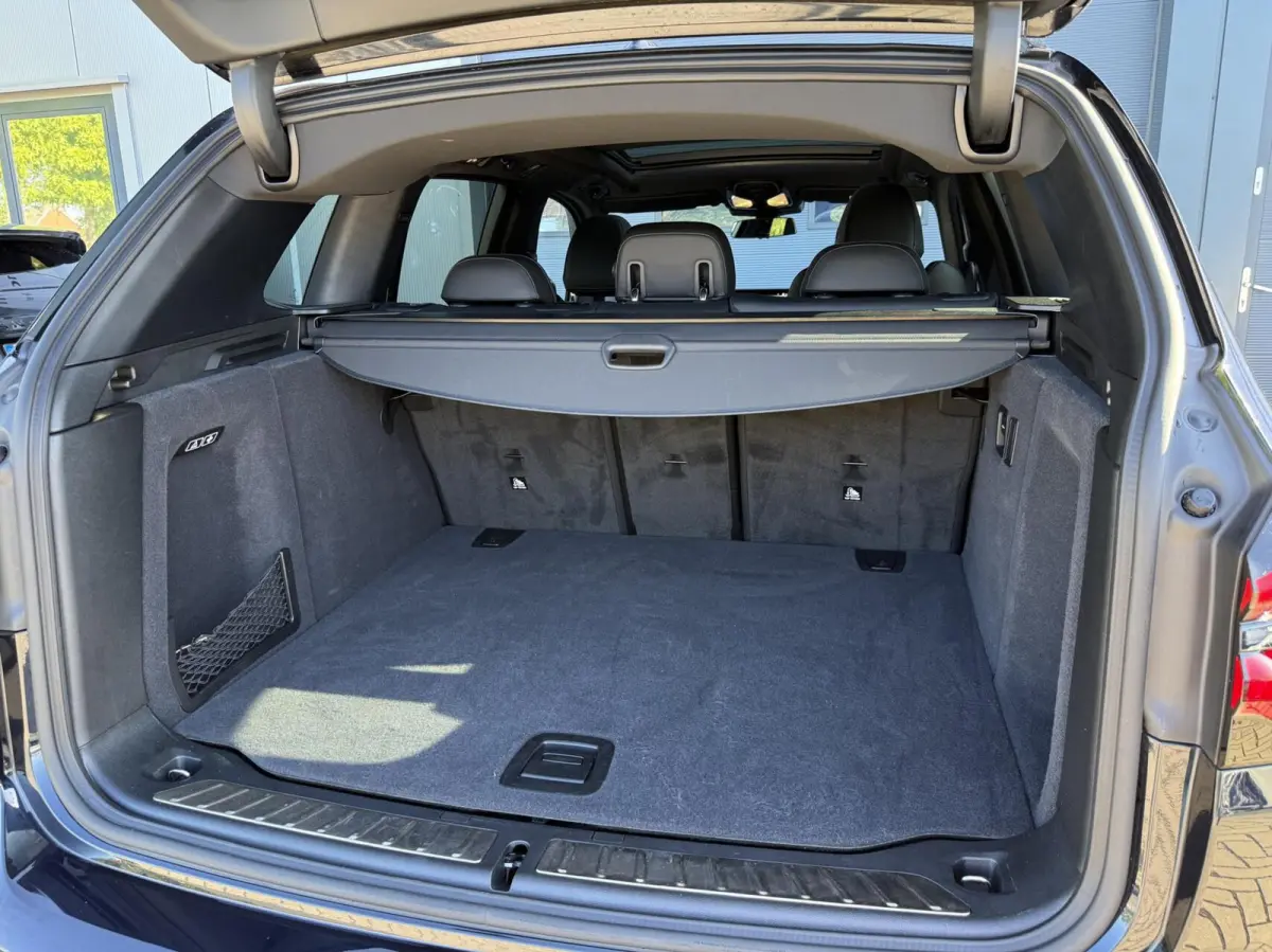 - 80 kWh M-Sport |ACC|Camera|Pano|Memory|95% SOH
