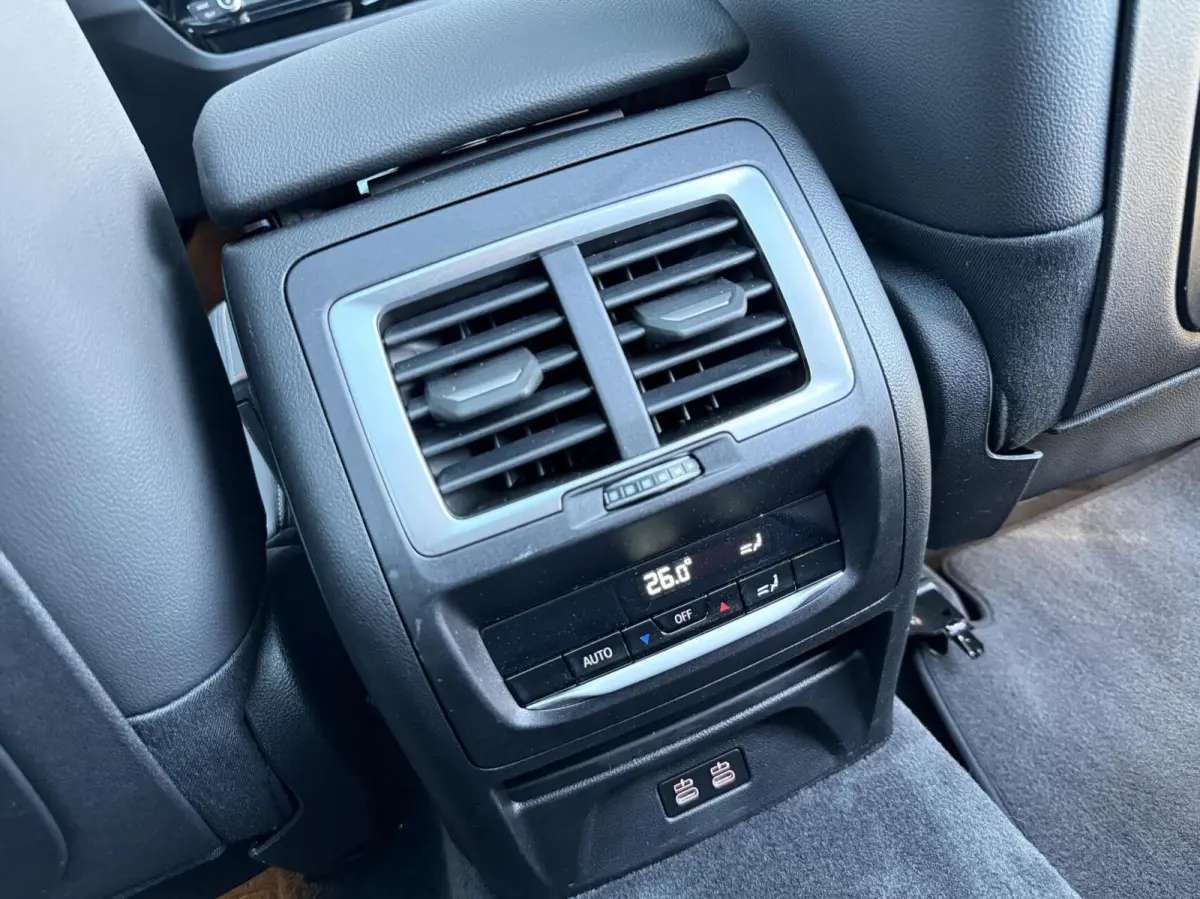 - 80 kWh M-Sport |ACC|Camera|Pano|Memory|95% SOH