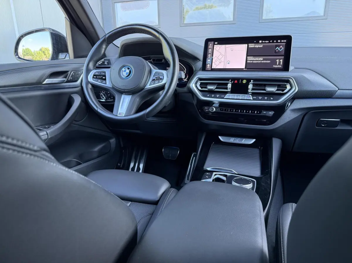 - 80 kWh M-Sport |ACC|Camera|Pano|Memory|95% SOH