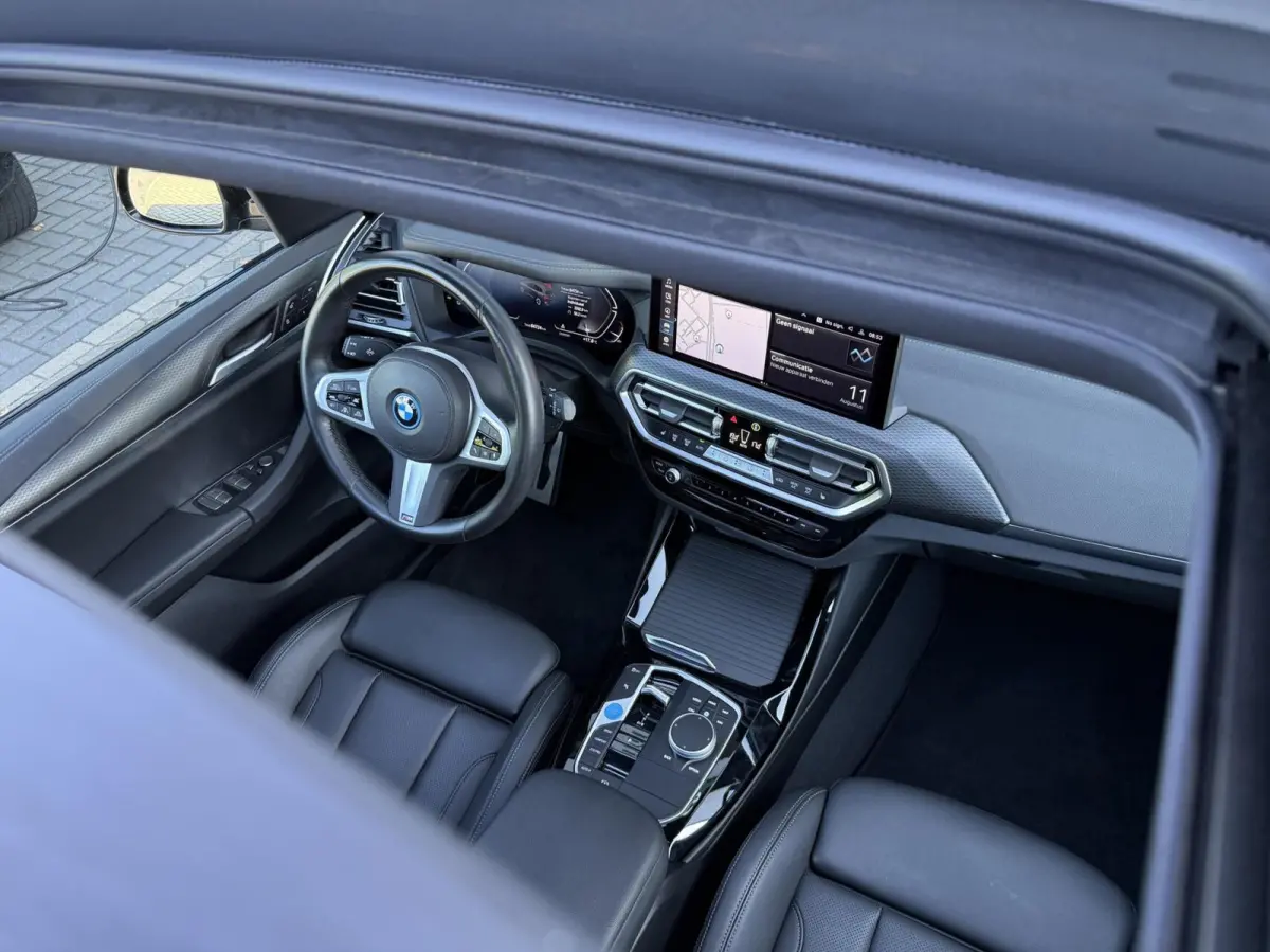 - 80 kWh M-Sport |ACC|Camera|Pano|Memory|95% SOH