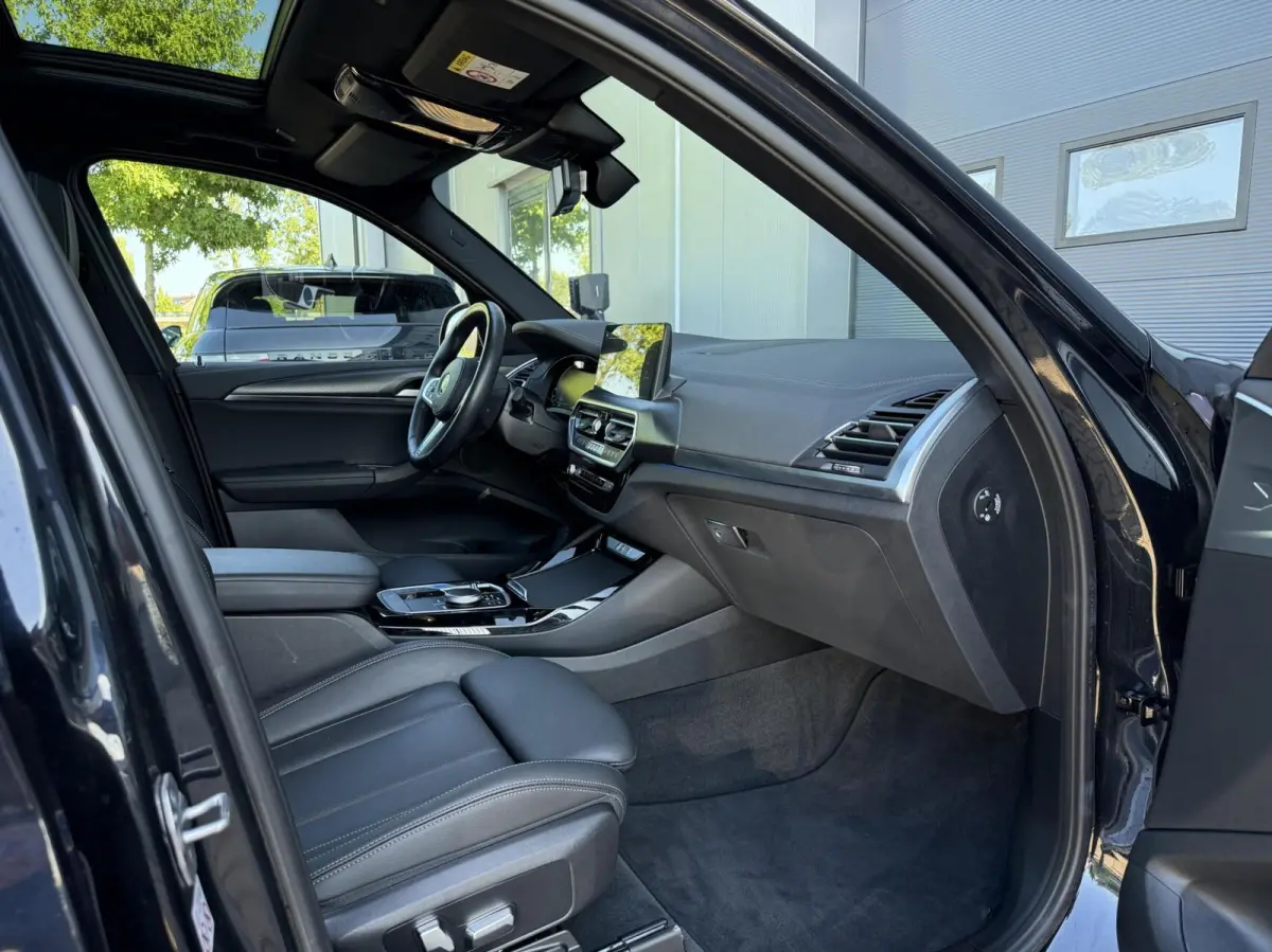 - 80 kWh M-Sport |ACC|Camera|Pano|Memory|95% SOH