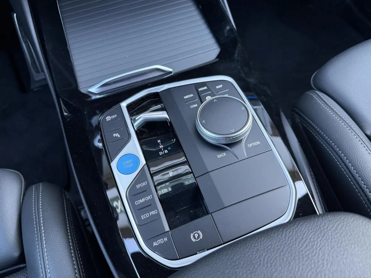 - 80 kWh M-Sport |ACC|Camera|Pano|Memory|95% SOH
