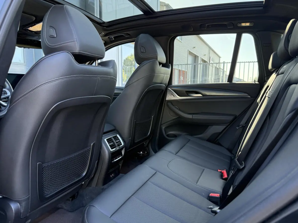 - 80 kWh M-Sport |ACC|Camera|Pano|Memory|95% SOH