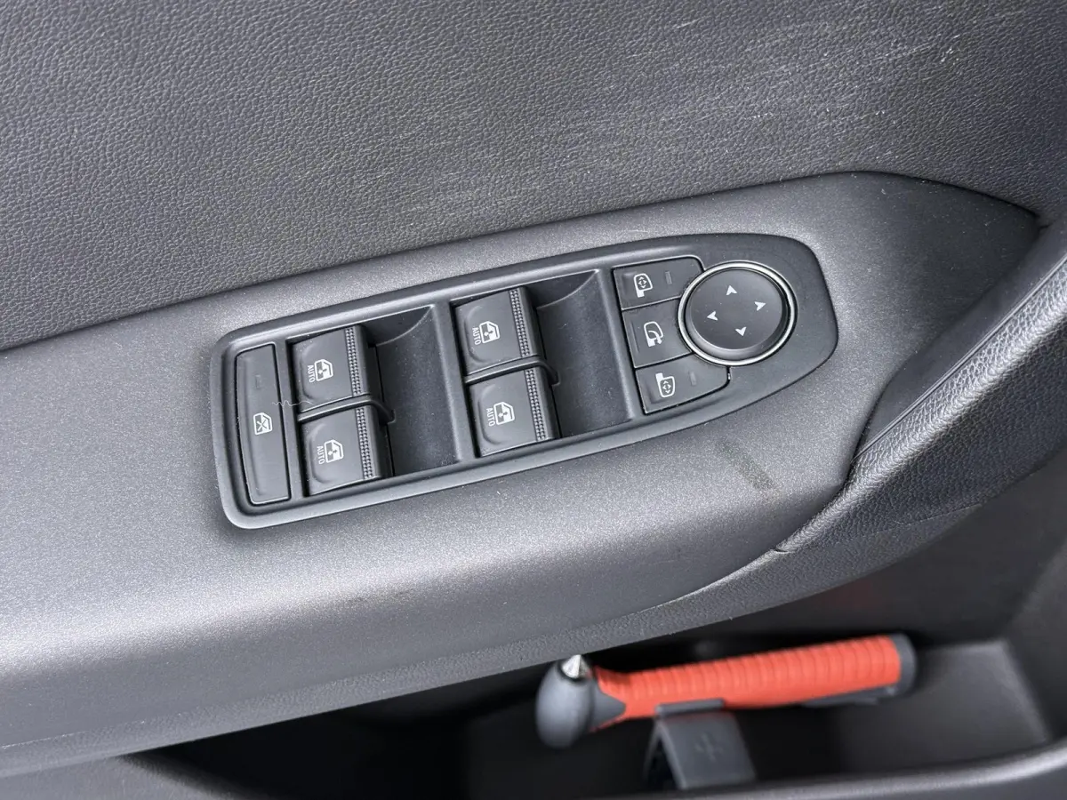 1.0 MPI Turbo Intense | Apple Carplay/Android Auto | Parkeercamera |