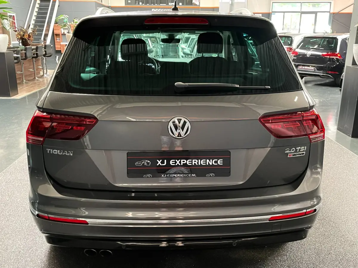 2.0 TSI 4Motion Highline R-LINE 180 PK NAVI TREKH LED