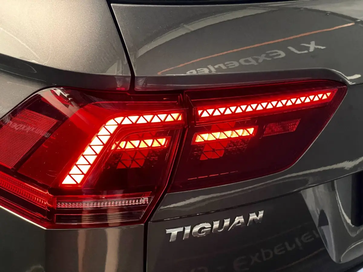 2.0 TSI 4Motion Highline R-LINE 180 PK NAVI TREKH LED