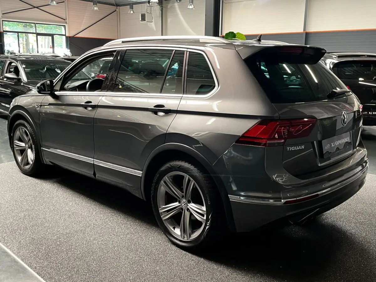 2.0 TSI 4Motion Highline R-LINE 180 PK NAVI TREKH LED