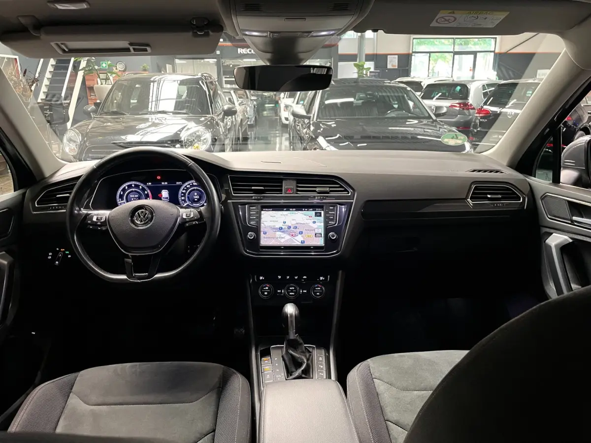 2.0 TSI 4Motion Highline R-LINE 180 PK NAVI TREKH LED