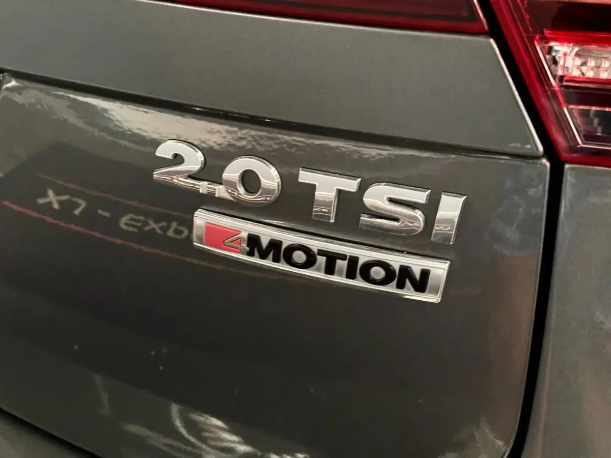 2.0 TSI 4Motion Highline R-LINE 180 PK NAVI TREKH LED