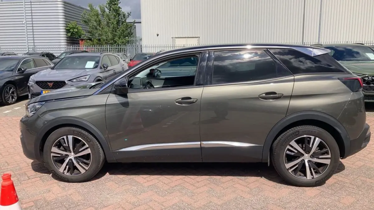 1.6 e-THP Allure 165pk | Navigatie | Cruise Control | Camera | DAB | Parkeersensoren| Achterbank in delen neerklapbaar | Apple Carplay/Android Auto|telefoonintegratie premium | Bluetooth tel