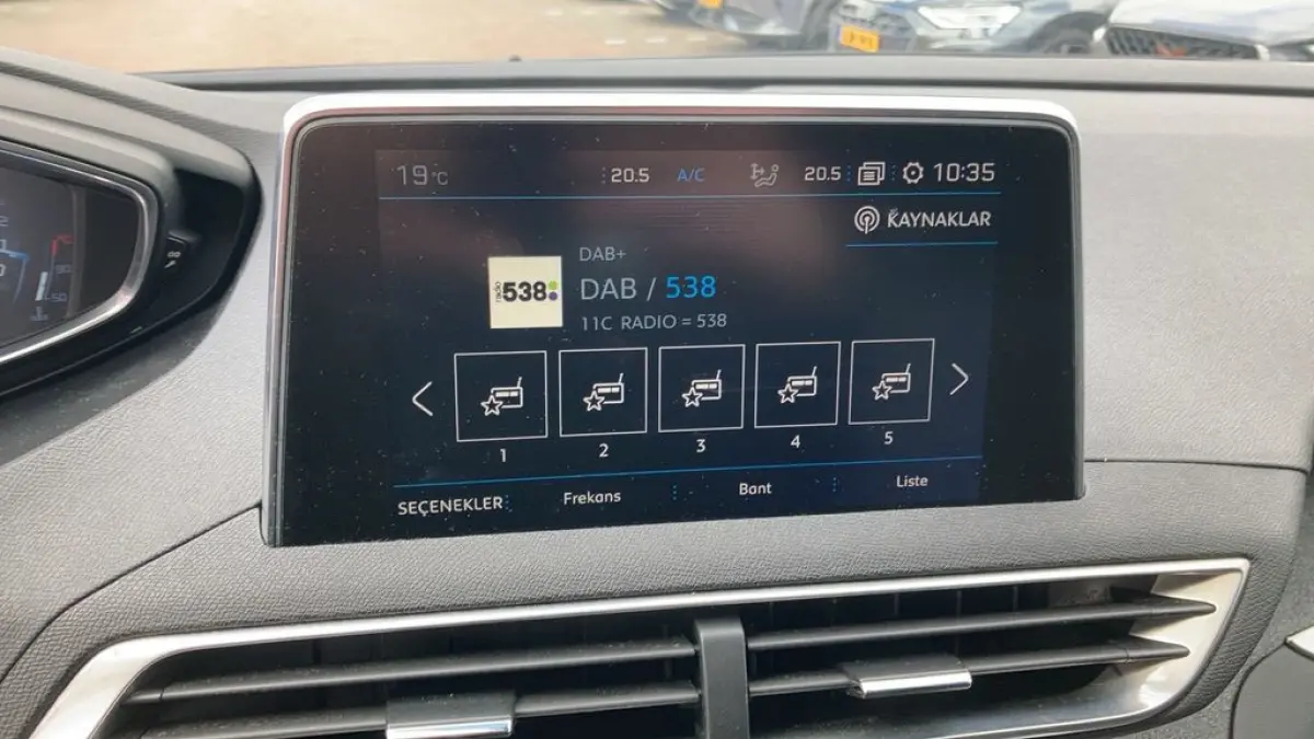 1.6 e-THP Allure 165pk | Navigatie | Cruise Control | Camera | DAB | Parkeersensoren| Achterbank in delen neerklapbaar | Apple Carplay/Android Auto|telefoonintegratie premium | Bluetooth tel