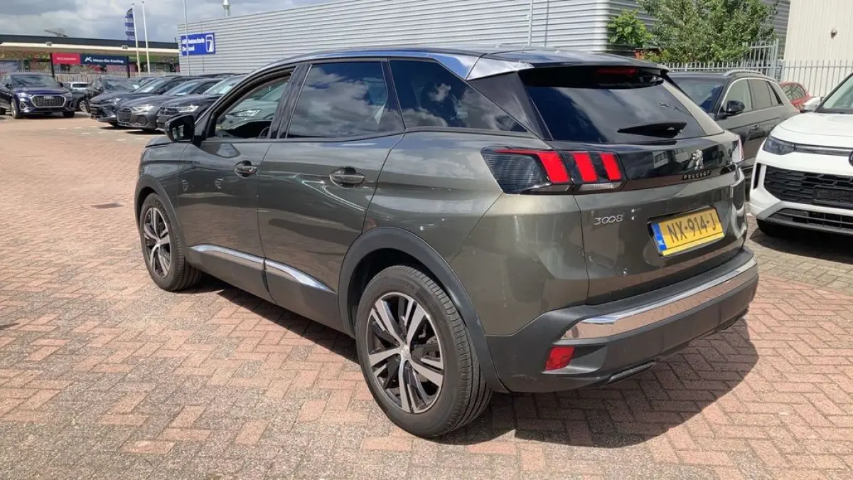 1.6 e-THP Allure 165pk | Navigatie | Cruise Control | Camera | DAB | Parkeersensoren| Achterbank in delen neerklapbaar | Apple Carplay/Android Auto|telefoonintegratie premium | Bluetooth tel