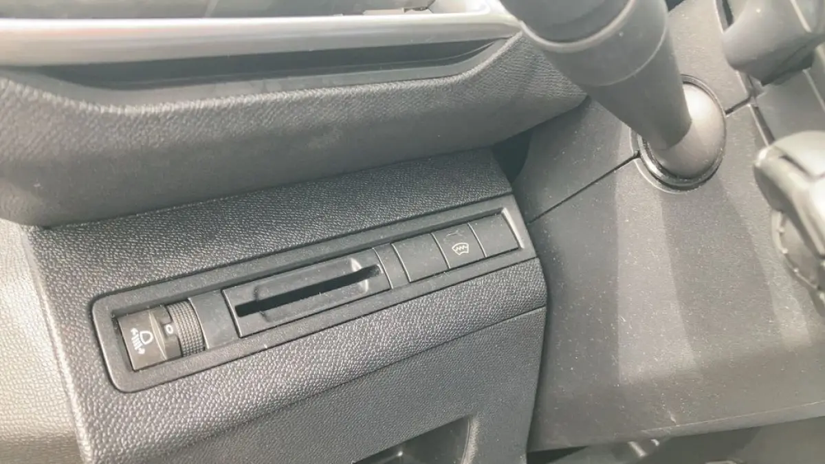1.6 e-THP Allure 165pk | Navigatie | Cruise Control | Camera | DAB | Parkeersensoren| Achterbank in delen neerklapbaar | Apple Carplay/Android Auto|telefoonintegratie premium | Bluetooth tel