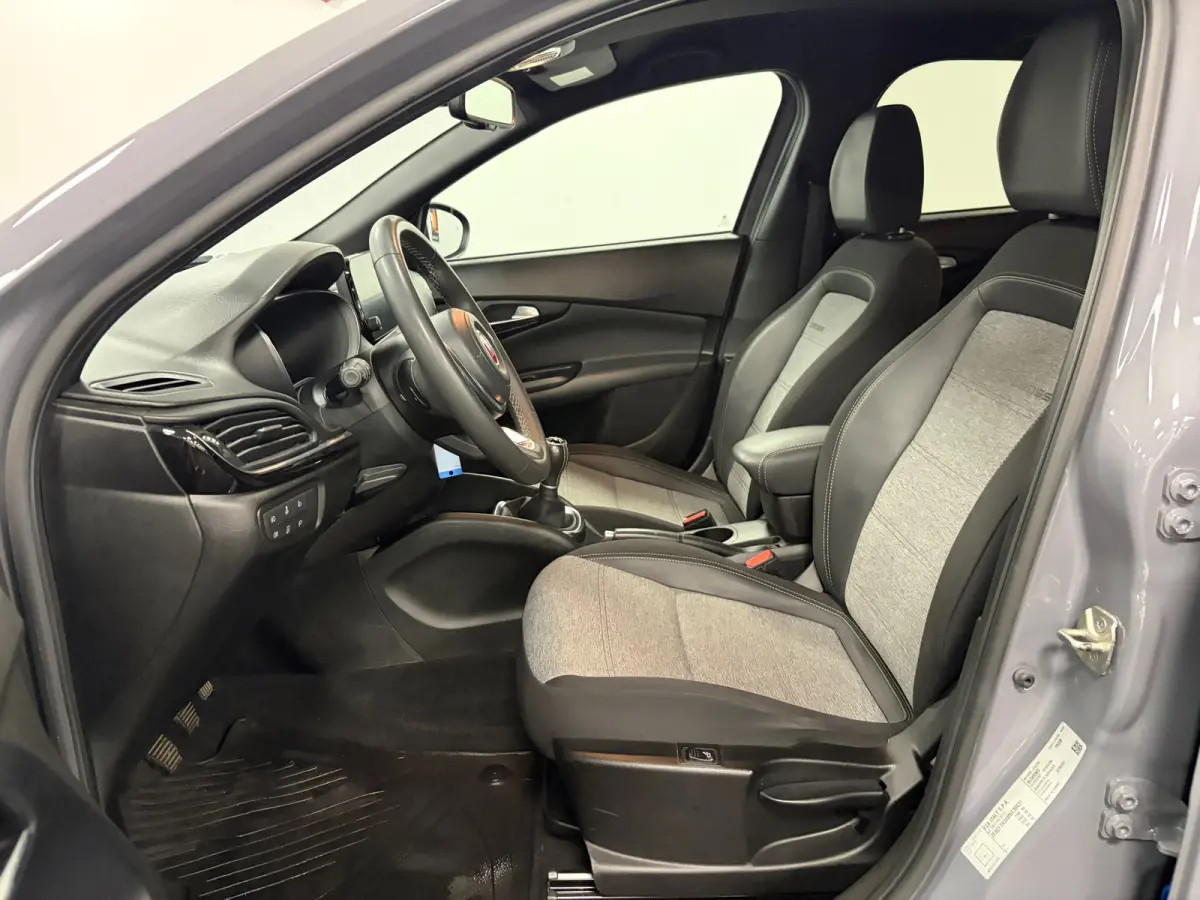 1.0 Tipo Cross*Camera*Stoelverwarming*Airco*PDC*Cruise-Control*Xenon*