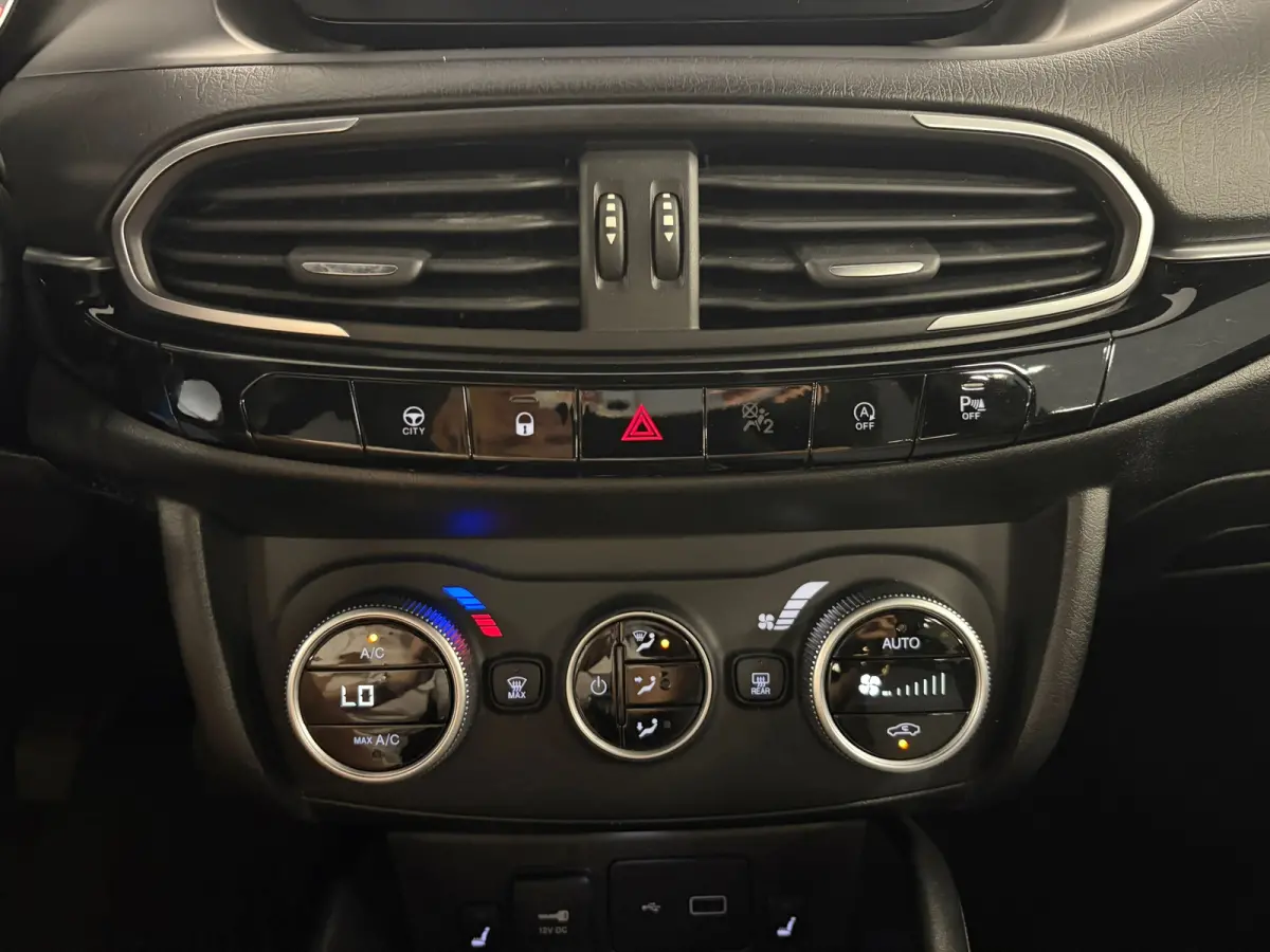 1.0 Tipo Cross*Camera*Stoelverwarming*Airco*PDC*Cruise-Control*Xenon*