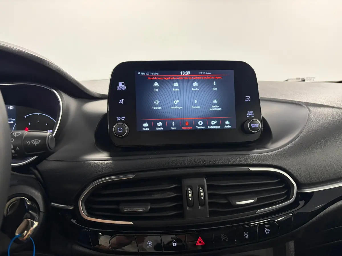 1.0 Tipo Cross*Camera*Stoelverwarming*Airco*PDC*Cruise-Control*Xenon*
