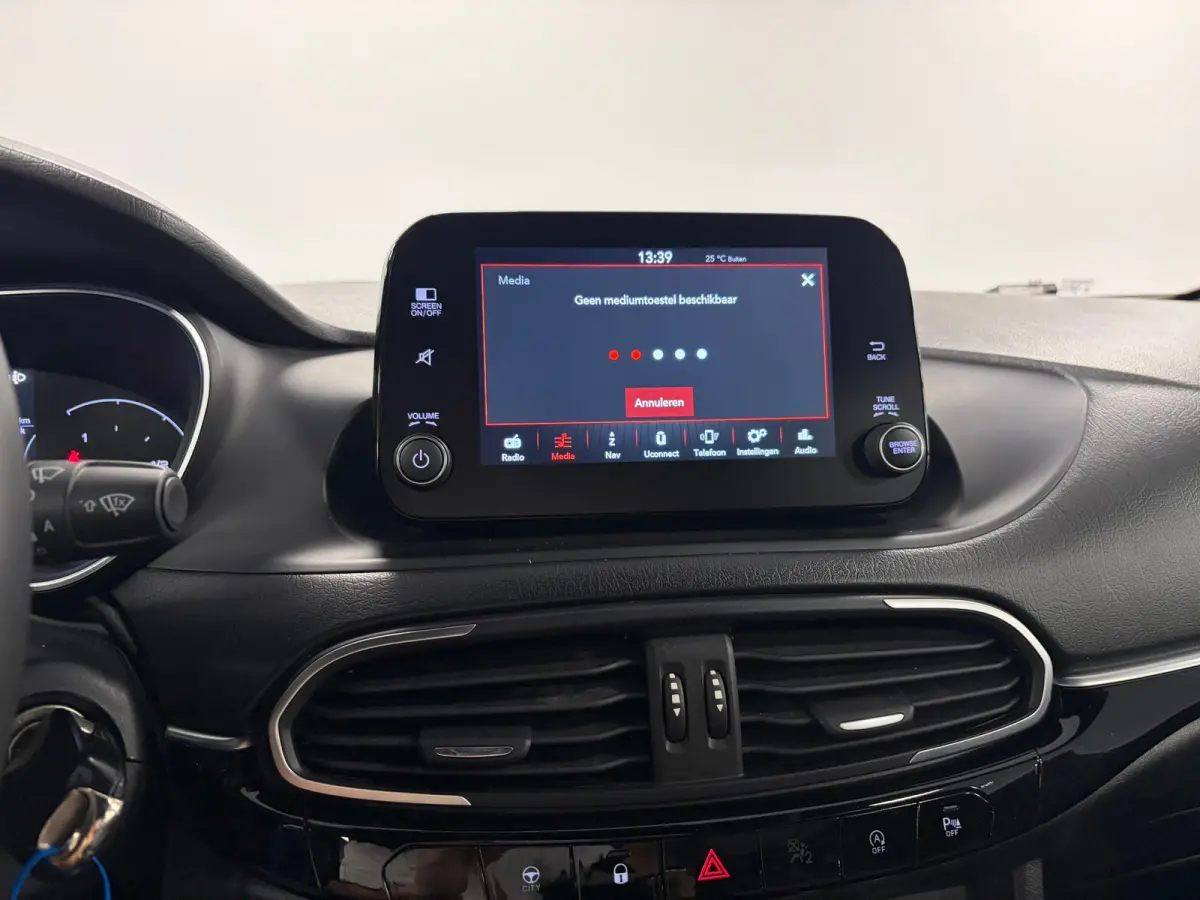 1.0 Tipo Cross*Camera*Stoelverwarming*Airco*PDC*Cruise-Control*Xenon*