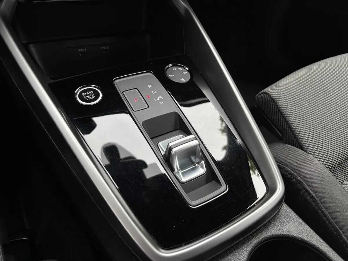 30 TFSI Business edition | Sportstoelen | Stoelverwarming | Apple Carplay | Matrix LED