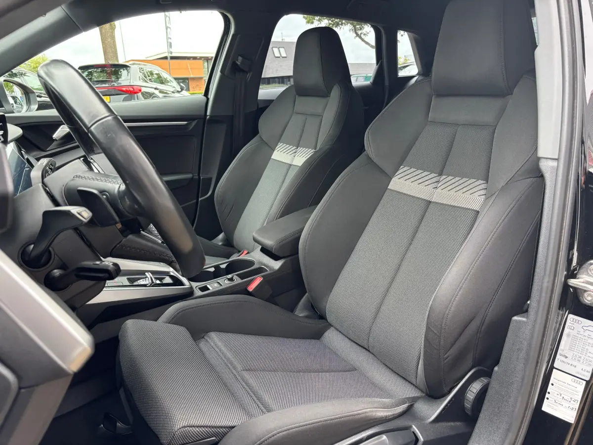 30 TFSI Business edition | Sportstoelen | Stoelverwarming | Apple Carplay | Matrix LED