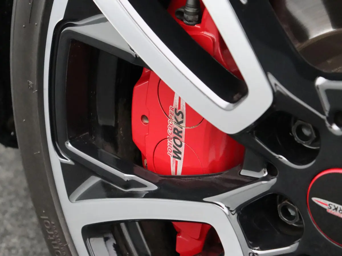 JCW ALL4 Chili + Panoramadak + Harman Kardon + 19''