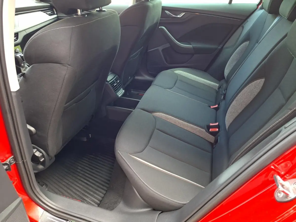 1.0 TSI Business Edition Automaat | Carplay / Android auto | Climate control | Virtual cockpit