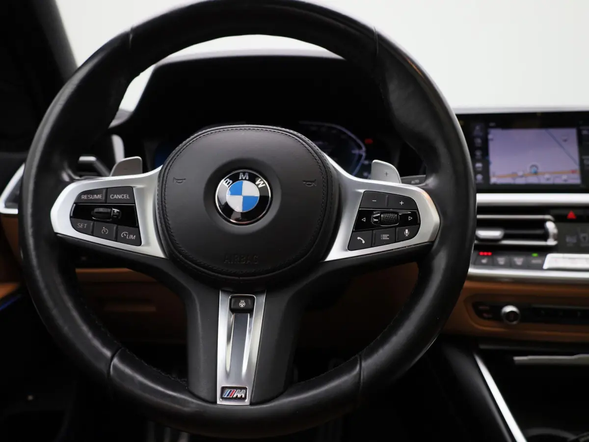 320e Business Edition Plus | Automaat | Apple Carplay / Android Auto | Panoramadak | Achteruitrijcamera | Parkeersensoren | Stoelverwarming | Stuurverwarming |