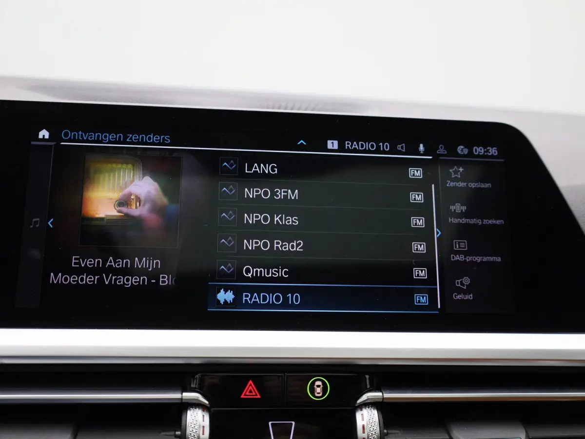 320e Business Edition Plus | Automaat | Apple Carplay / Android Auto | Panoramadak | Achteruitrijcamera | Parkeersensoren | Stoelverwarming | Stuurverwarming |